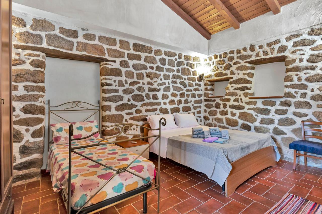 Casettina Loiri Porto San Paolo Eksteriør billede